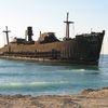 Иран, остров Киш, обломки корабля