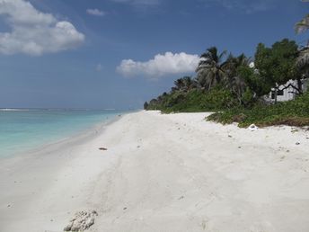 Maldives, North Male Atoll, Hulhumale island, beach