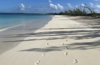 Bahamas, Cat Island island, Rollezz Villas beach