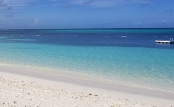 Bahamas, Nassau island, Old Fort Bay beach