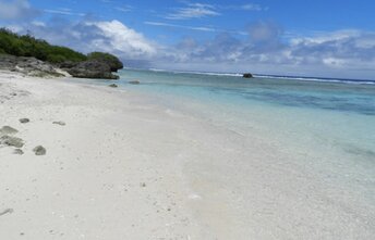 Cook Islands, Mangaia, beach