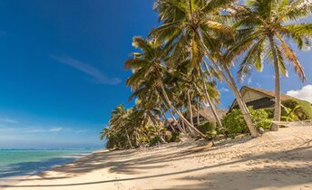 Острова Кука, Остров Раротонга, пляж Little Polynesian Resort