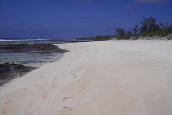Cook Islands, Mitiaro island, beach