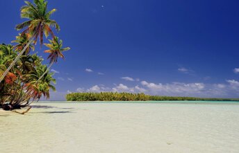 Cook Islands, Rakahanga atoll, beach