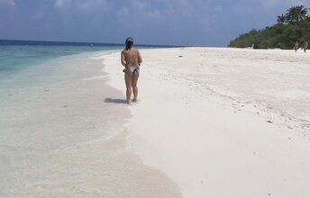 Мальдивы, Атолл Северный Мале, остров Malahini Bandos, пляж