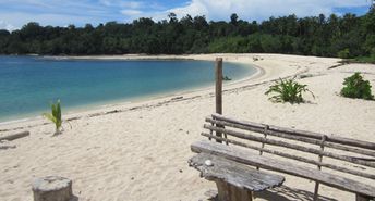 Индонезия, о. Биак, пляж Вари-бич